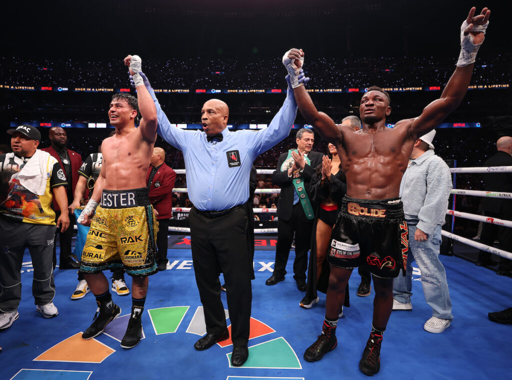 Terence Crawford Defeats Canelo Álvarez to Make Boxing History